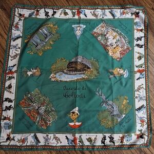 Pinocchio scarf